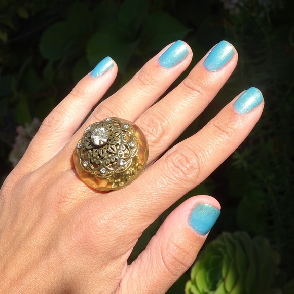 Unique OOAK Vintage Upcycled Parts Assemblage Art Faceted Resin Statement Ring - Picture 5 of 8